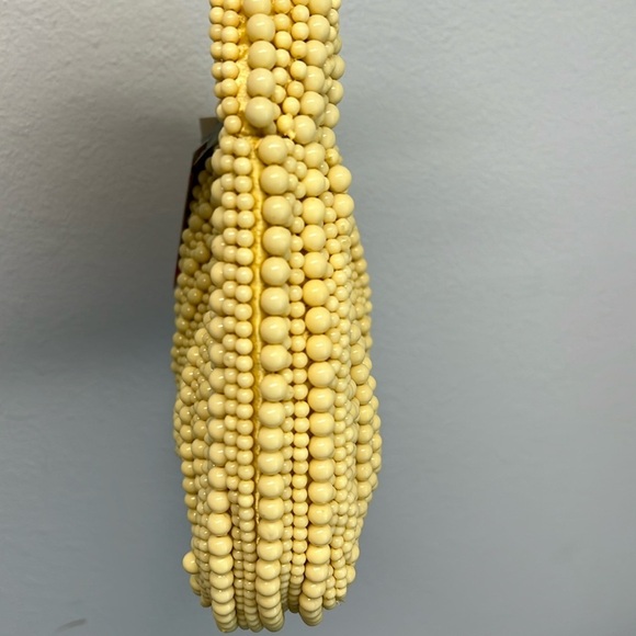 Butter Yellow Beaded Hobo Bag 💛 - Picture 6 of 8